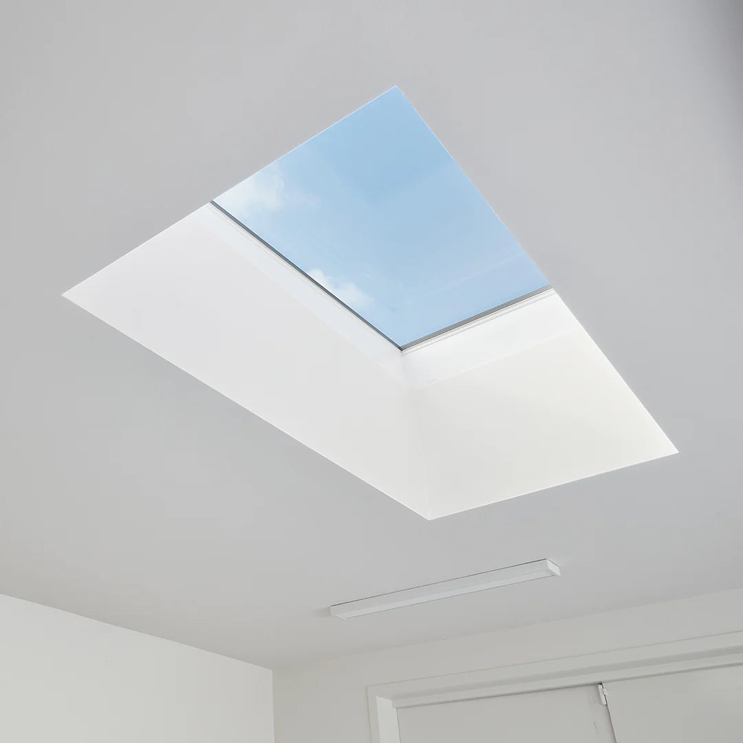 Skylux platdakraam iWindow2 complete set - opengaande uitvoering met PVC-opstand 20/00 EP - verduisteringsgordijn 1000 x 3000 mm