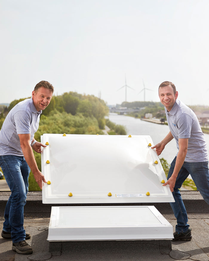 https://skylux.eu/cdn/shop/files/Vervang_je_oude_koepel_zonder_de_opstand_te_wijzigen.jpg?v=1683873384&width=700