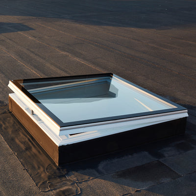 Skylux platdakraam iWindow2 complete set - opengaande uitvoering zonwerend glas - met pvc-opstand 20/00 EP - LED - regensensor 0400 x 0400 mm