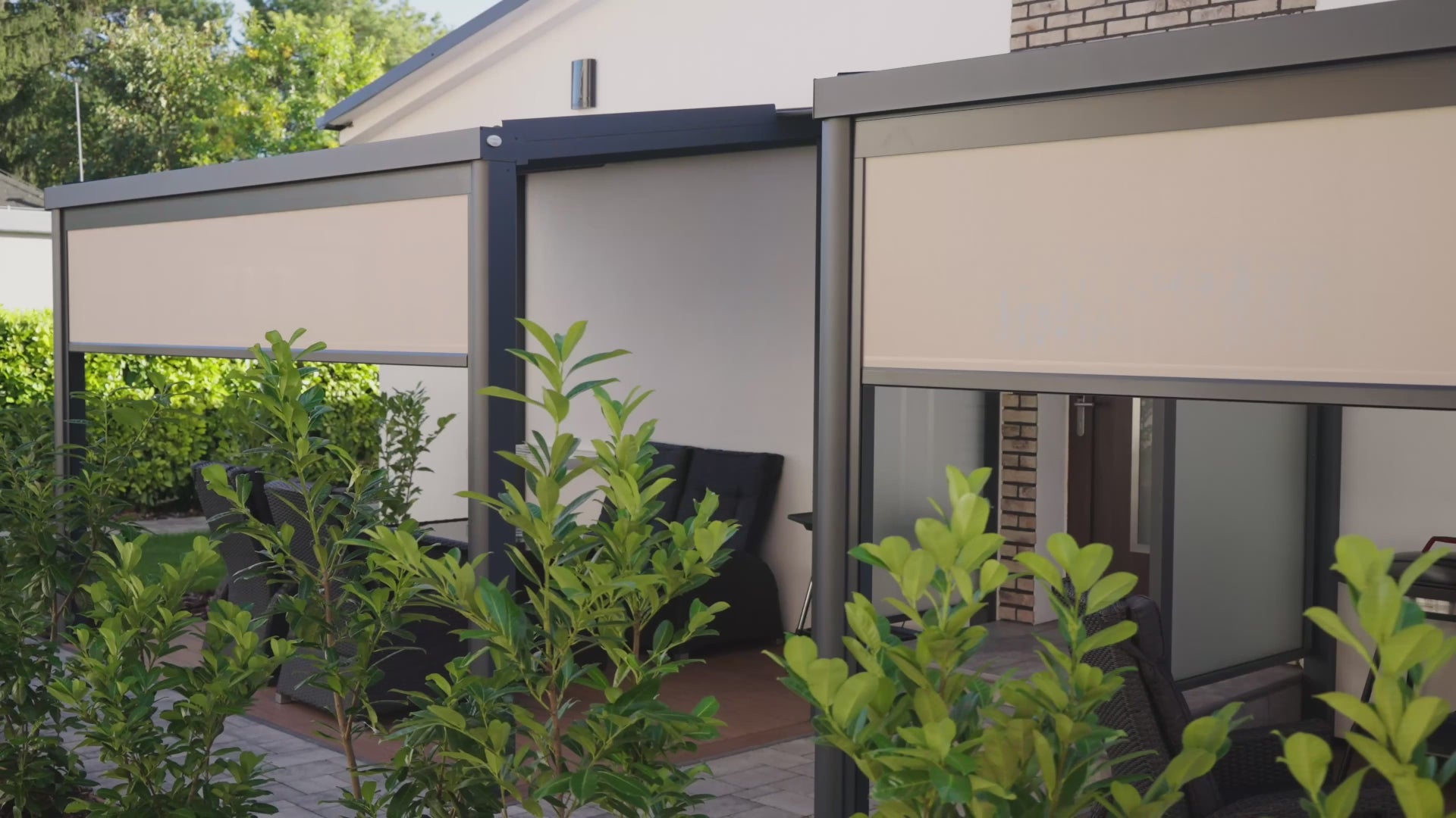 Charger la vidéo: Climalux, la couverture standard populaire. Découvrez cette pergola Skylux à prix avantageux.